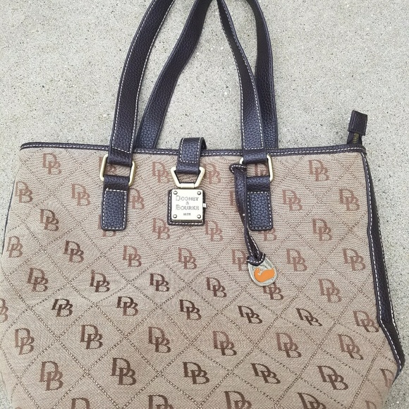 Dooney &Bourke handbag - Picture 1 of 8